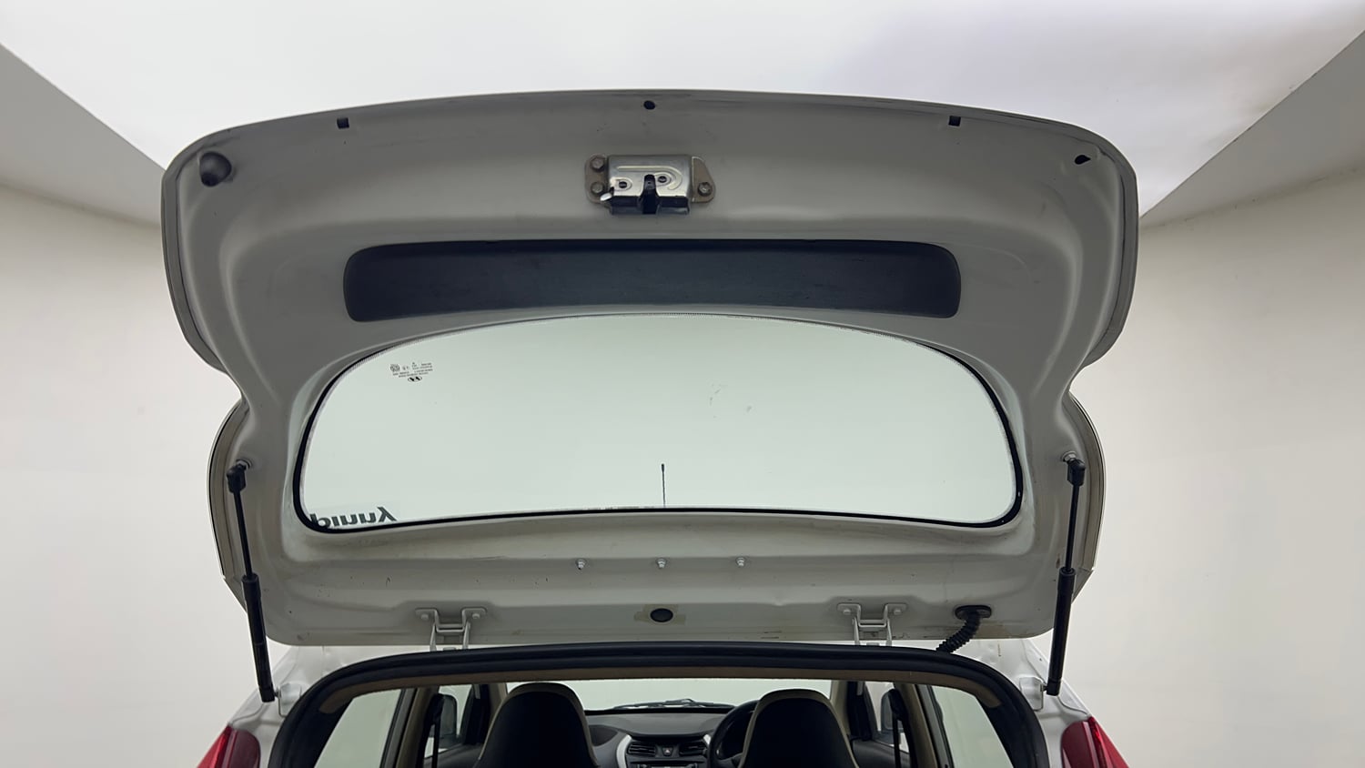 Used 2016 Hyundai Eon Era + Petrol Manual interior DICKY DOOR OPEN VIEW