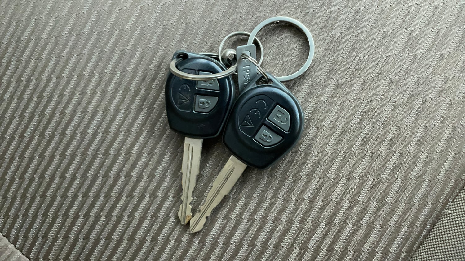 Used 2020 Maruti Suzuki Ciaz Delta Hybrid 1.5 AT Petrol Automatic extra CAR KEY VIEW