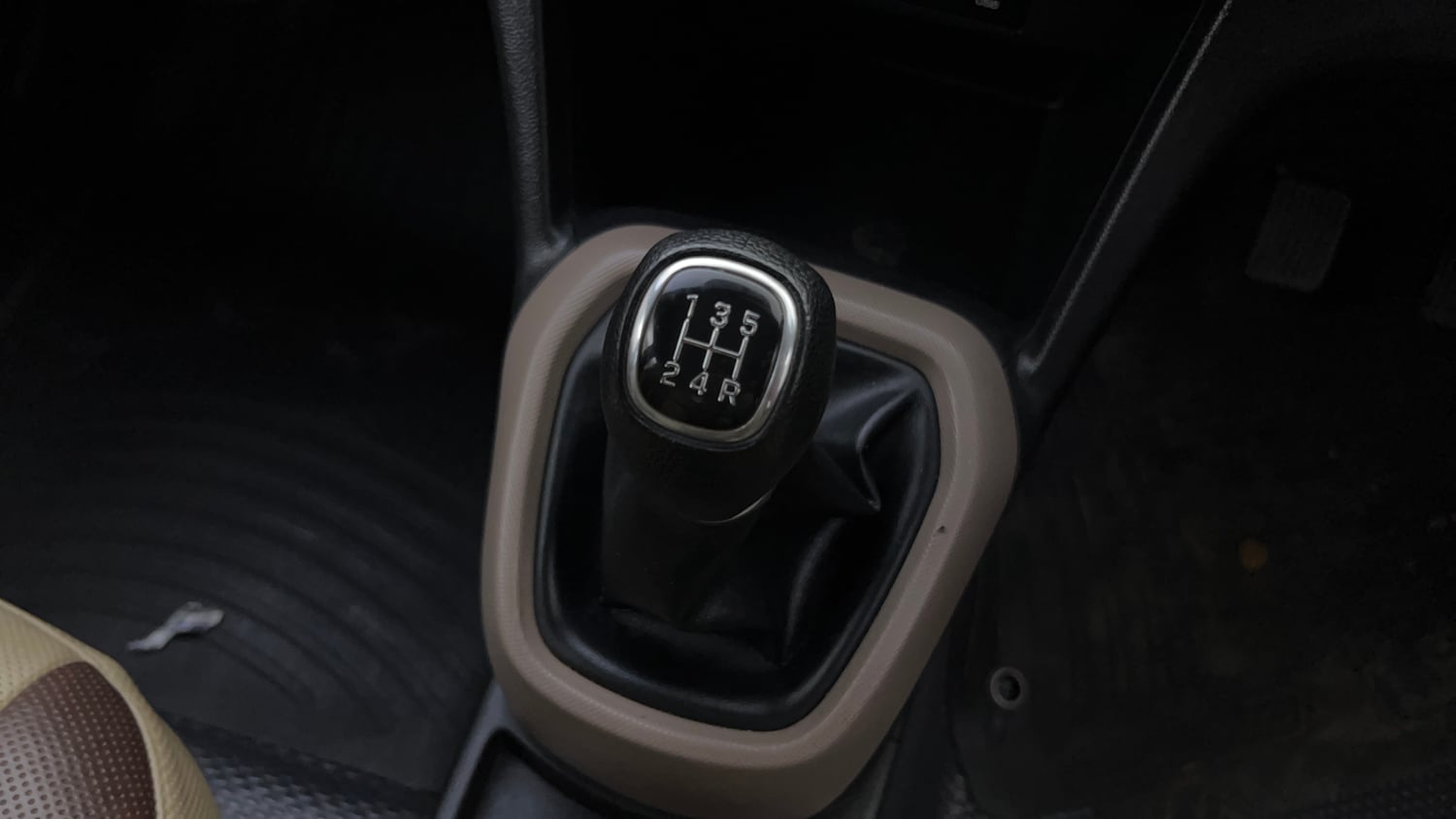 Used 2016 Hyundai Grand i10 Sportz 1.2 Kappa VTVT Petrol Manual interior GEAR  KNOB VIEW