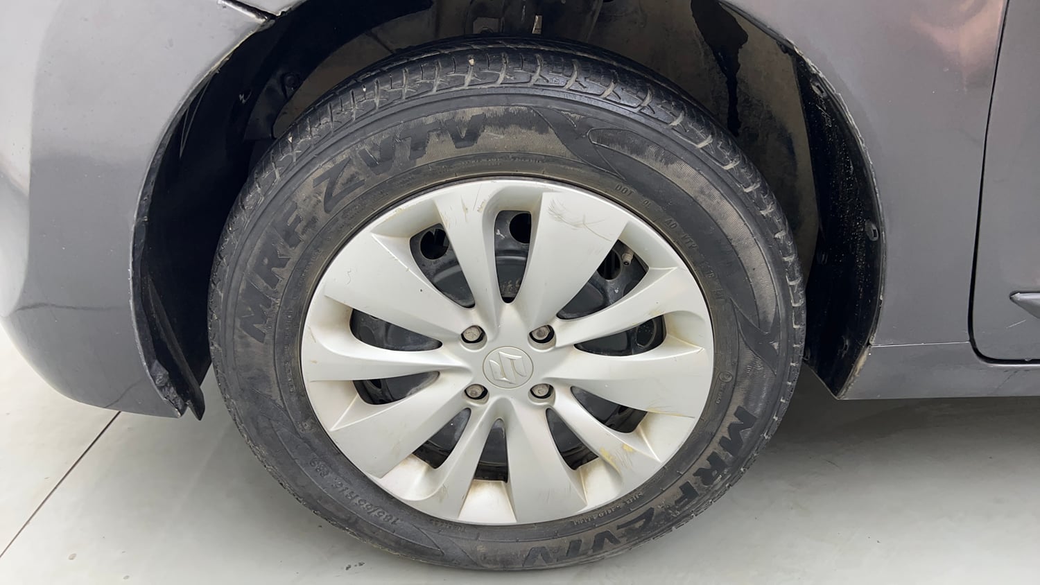 Used 2018 Maruti Suzuki Baleno Delta 1.3 Diesel Manual tyres LEFT FRONT TYRE RIM VIEW
