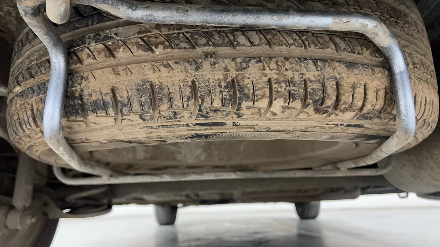 Used 2014 Maruti Suzuki Ertiga ZXi Petrol Manual tyres SPARE TYRE VIEW