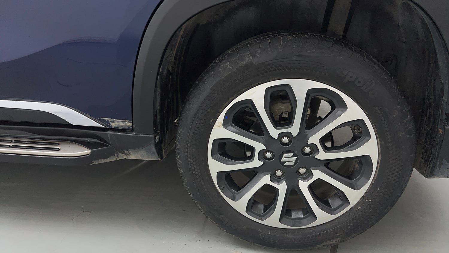 Used 2023 Maruti Suzuki Grand Vitara Alpha Smart Hybrid AT Petrol Automatic tyres LEFT REAR TYRE RIM VIEW