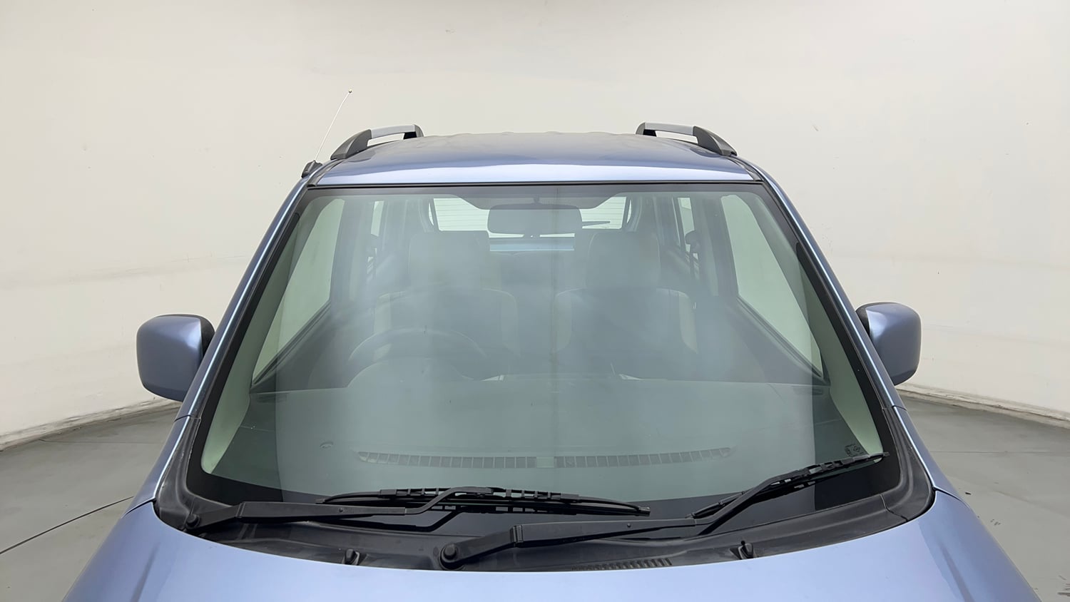 Used 2013 Maruti Suzuki Wagon R VXI Petrol Manual exterior FRONT WINDSHIELD VIEW