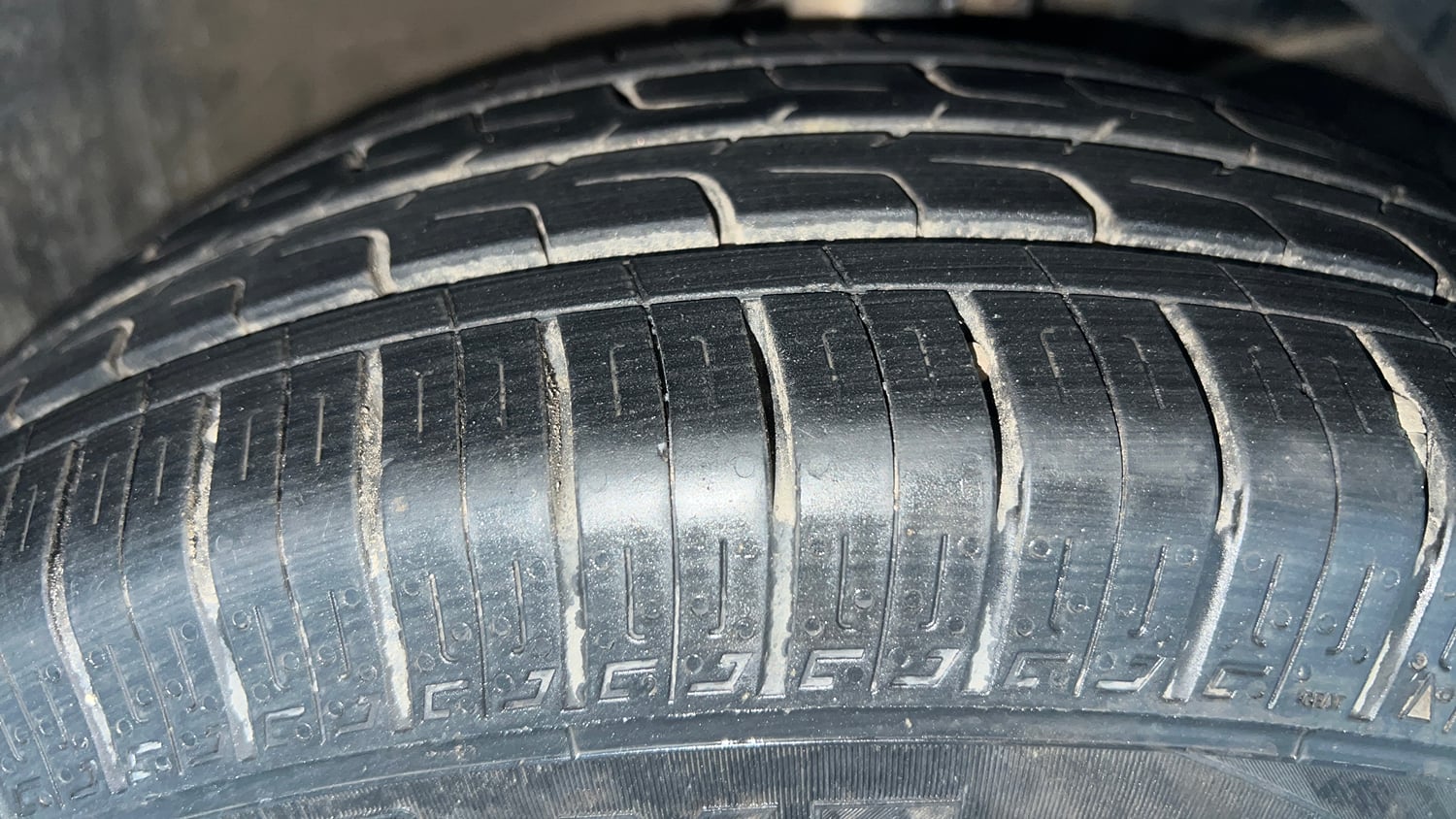 Used 2019 Maruti Suzuki Baleno Delta Petrol Manual tyres RIGHT FRONT TYRE TREAD VIEW
