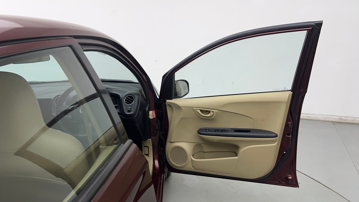Used 2014 Honda Amaze 1.2 SX i-VTEC Petrol Manual interior RIGHT FRONT DOOR OPEN VIEW