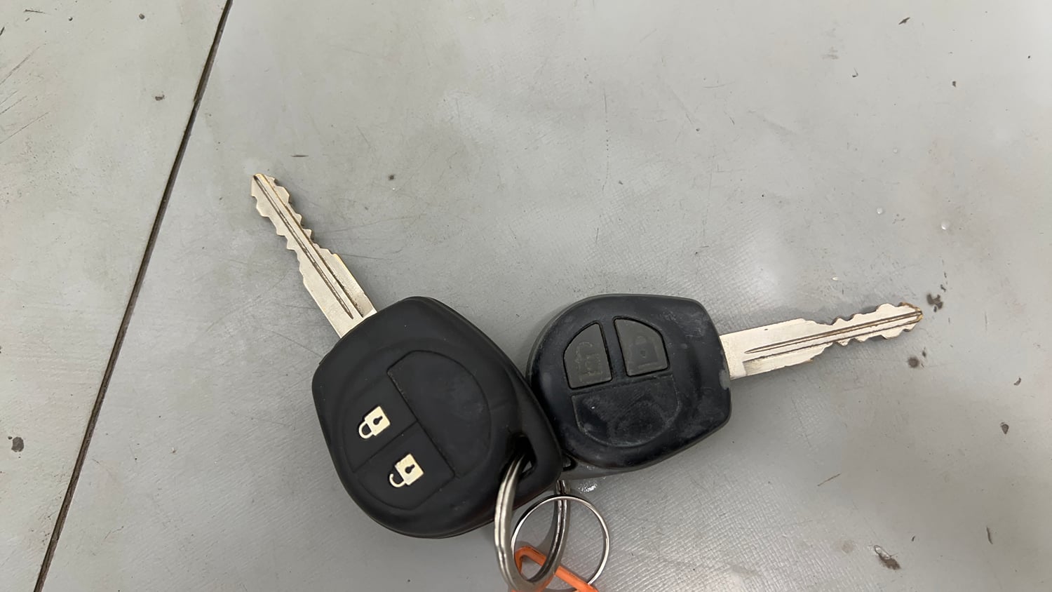 Used 2014 Maruti Suzuki Ertiga ZXi Petrol Manual extra CAR KEY VIEW