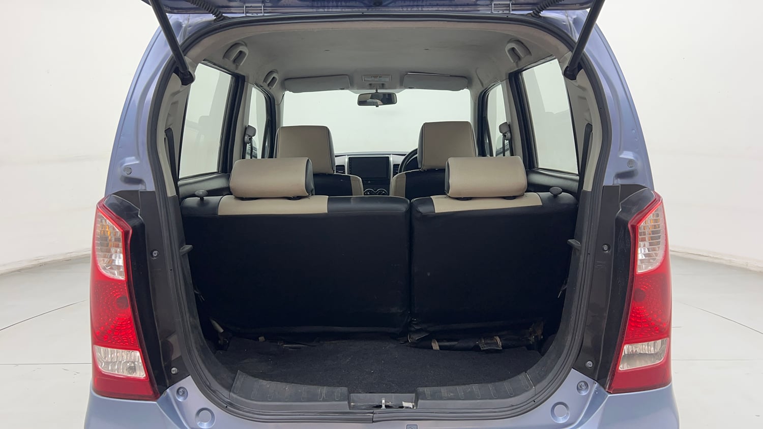 Used 2013 Maruti Suzuki Wagon R VXI Petrol Manual interior DICKY INSIDE VIEW
