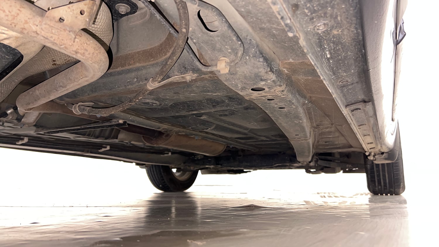 Used 2020 Maruti Suzuki Swift ZXi Plus AMT Petrol Automatic extra REAR RIGHT UNDERBODY VIEW