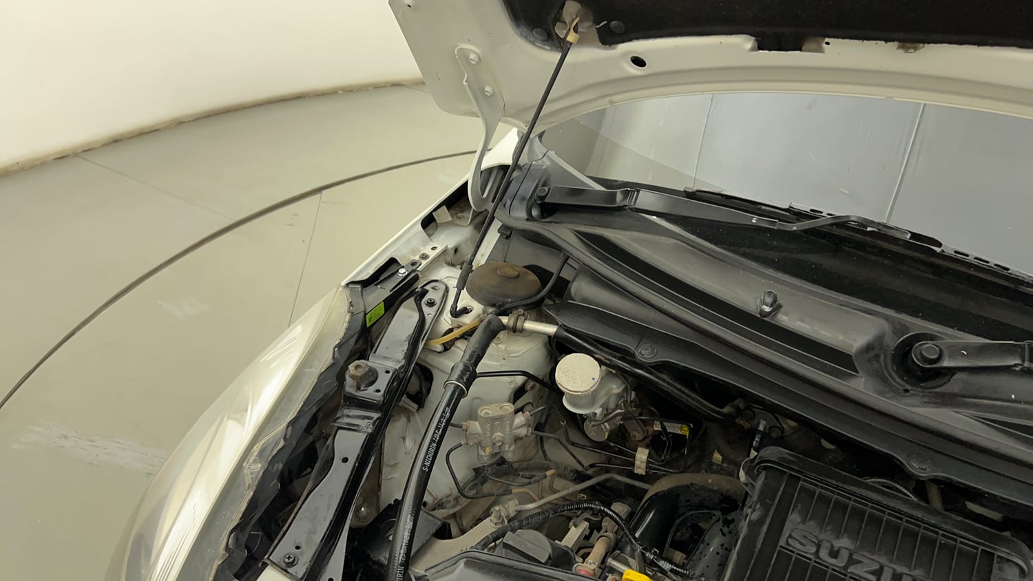 Used 2016 Maruti Suzuki Swift Dzire VXI Petrol Manual engine ENGINE RIGHT SIDE HINGE & APRON VIEW
