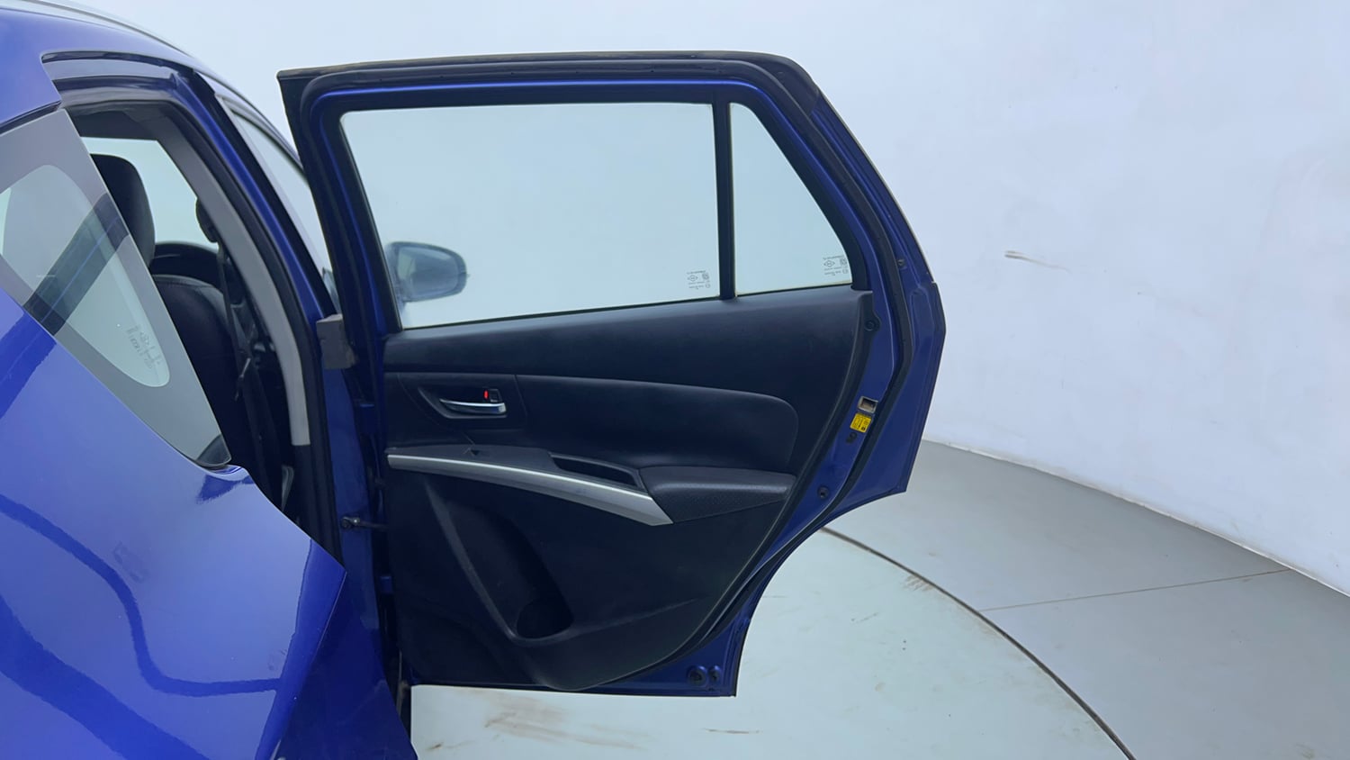 Used 2015 Maruti Suzuki S-Cross Alpha 1.6 Diesel Manual interior RIGHT REAR DOOR OPEN VIEW