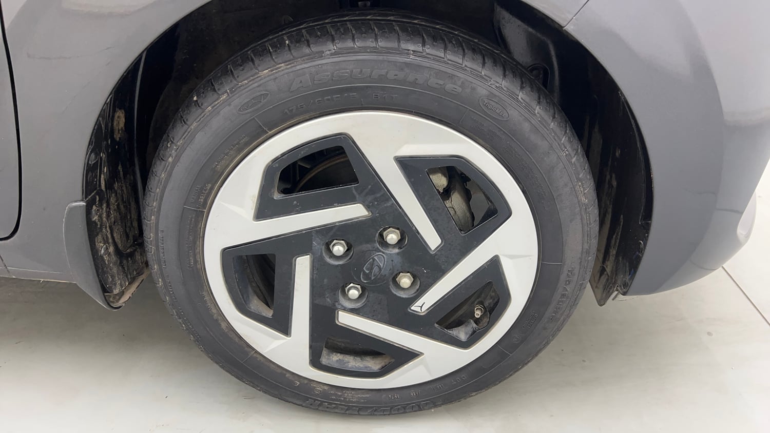 Used 2024 Hyundai Grand i10 Nios Sportz 1.2 Kappa AMT Petrol Automatic tyres RIGHT FRONT TYRE RIM VIEW