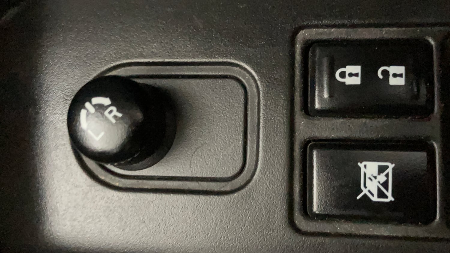 Used 2024 Maruti Suzuki Wagon R VXI 1.0 Petrol Manual top_features Adjustable ORVM