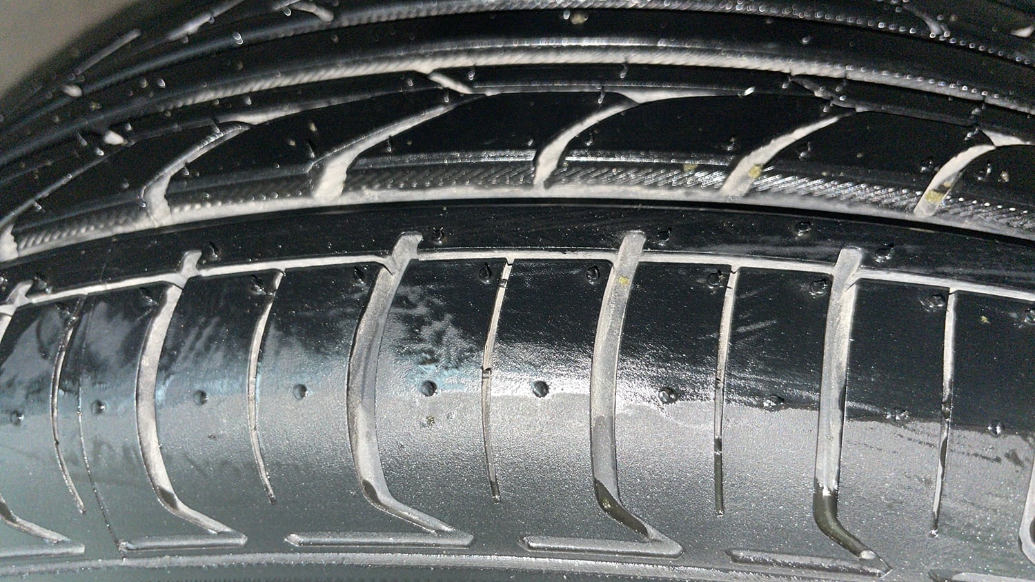 Used 2013 Honda Brio E MT Petrol Manual tyres RIGHT FRONT TYRE TREAD VIEW
