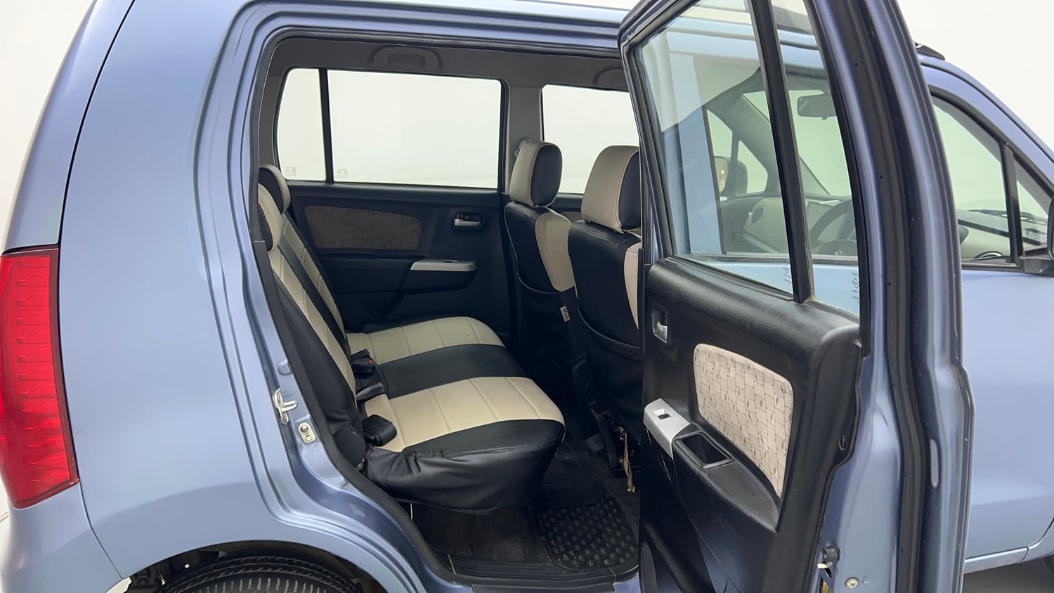 Used 2013 Maruti Suzuki Wagon R VXI Petrol Manual interior RIGHT SIDE REAR DOOR CABIN VIEW