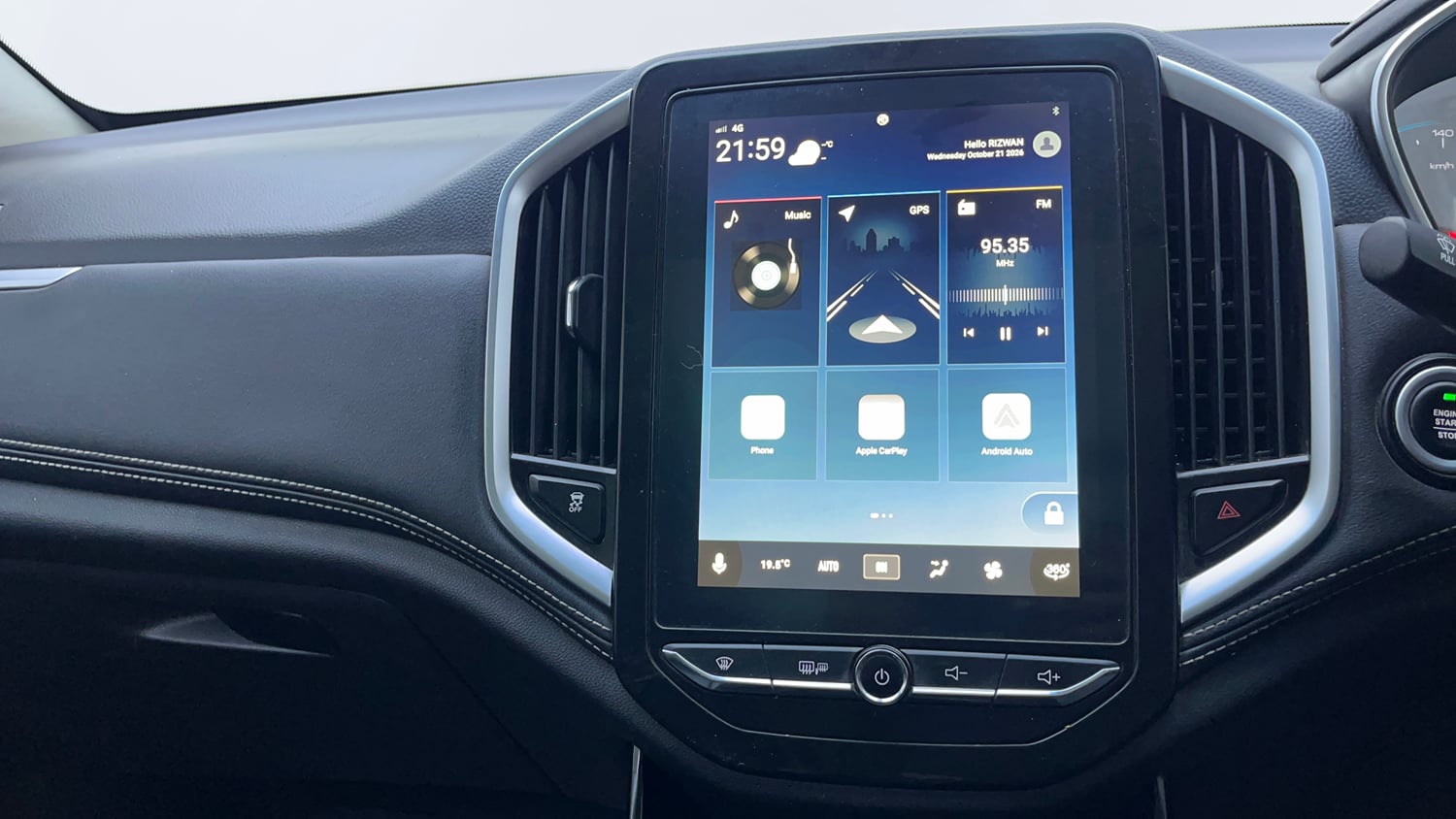 Used 2019 MG Motors Hector Sharp 2.0 Diesel Diesel Manual interior MUSIC SYSTEM & AC CONTROL VIEW