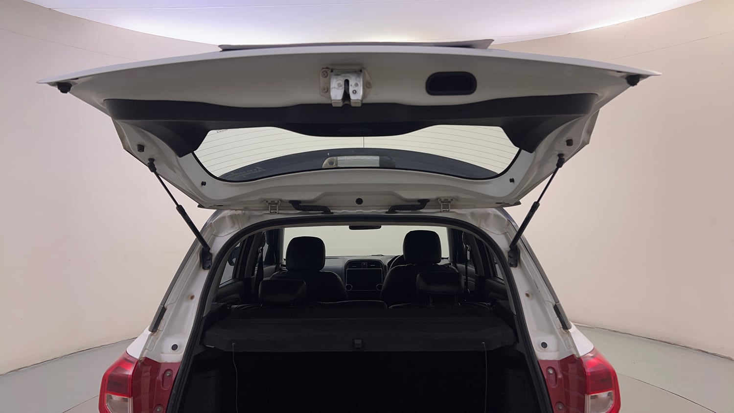 Used 2018 maruti-suzuki Vitara Brezza ZDi Plus AGS Diesel Automatic interior DICKY DOOR OPEN VIEW