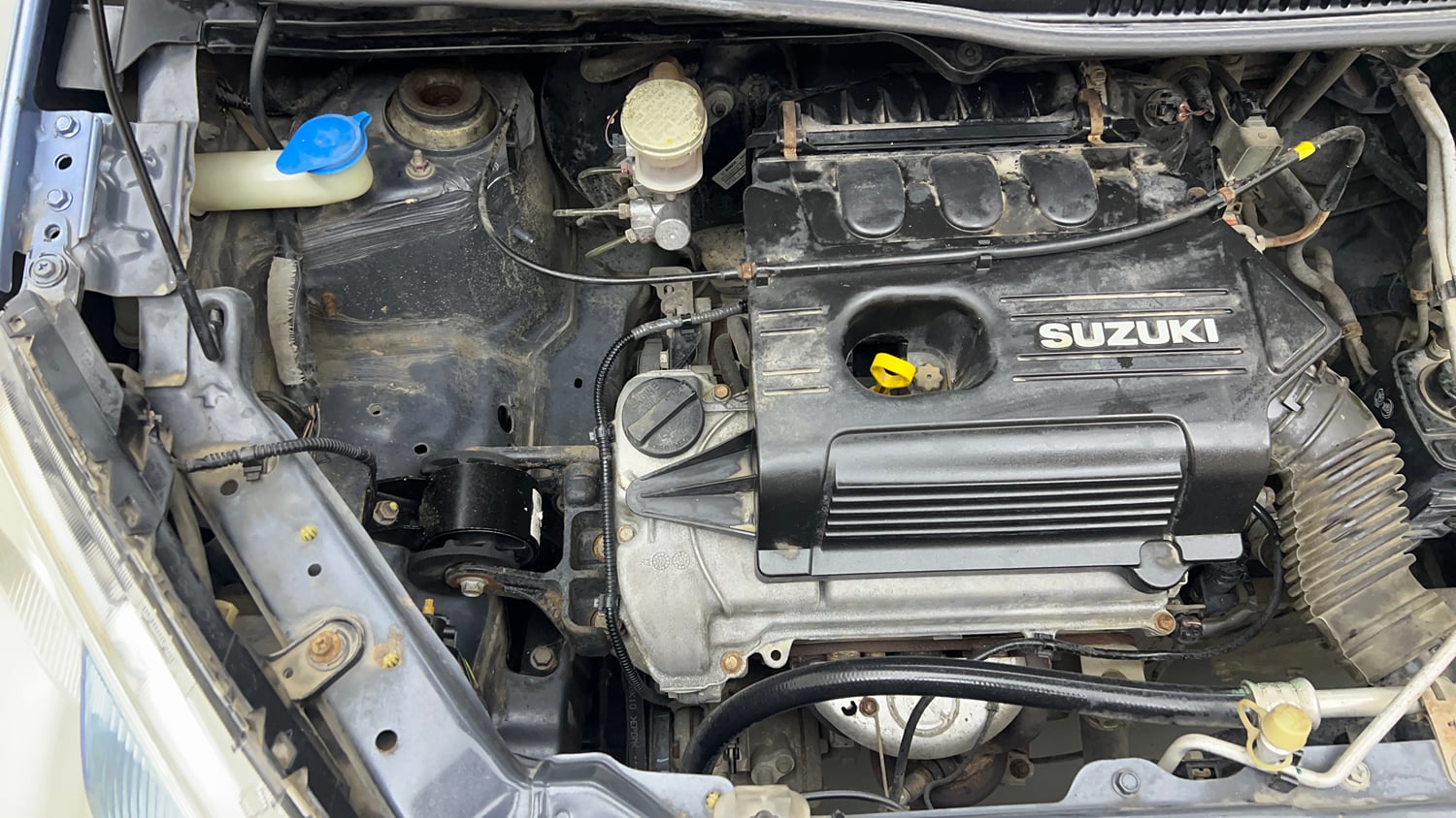 Used 2013 Maruti Suzuki Wagon R VXI Petrol Manual engine ENGINE RIGHT SIDE VIEW