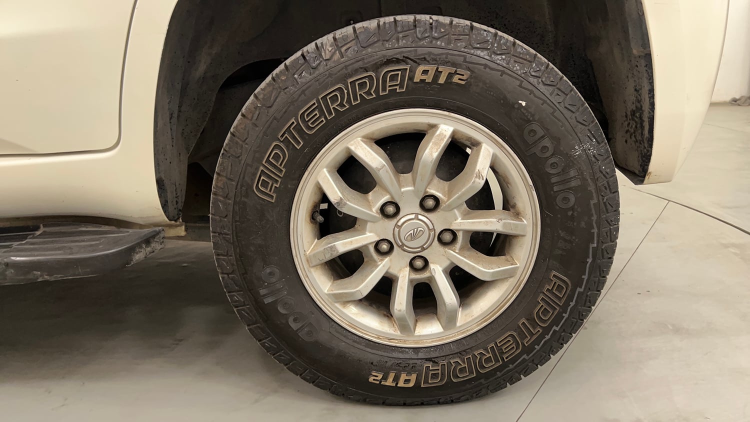 Used 2016 Mahindra TUV300 T8 Diesel Manual tyres LEFT REAR TYRE RIM VIEW