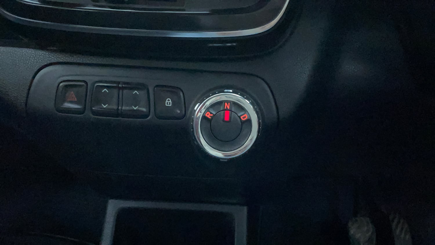 Used 2018 Renault Kwid 1.0 RXT AMT Opt Petrol Automatic interior GEAR  KNOB VIEW