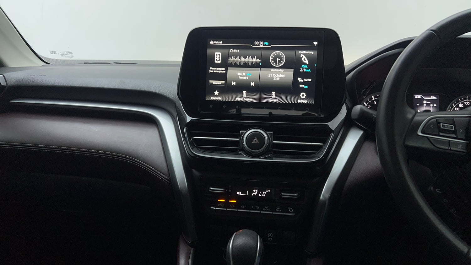 Used 2023 Maruti Suzuki Grand Vitara Alpha Smart Hybrid AT Petrol Automatic interior MUSIC SYSTEM & AC CONTROL VIEW