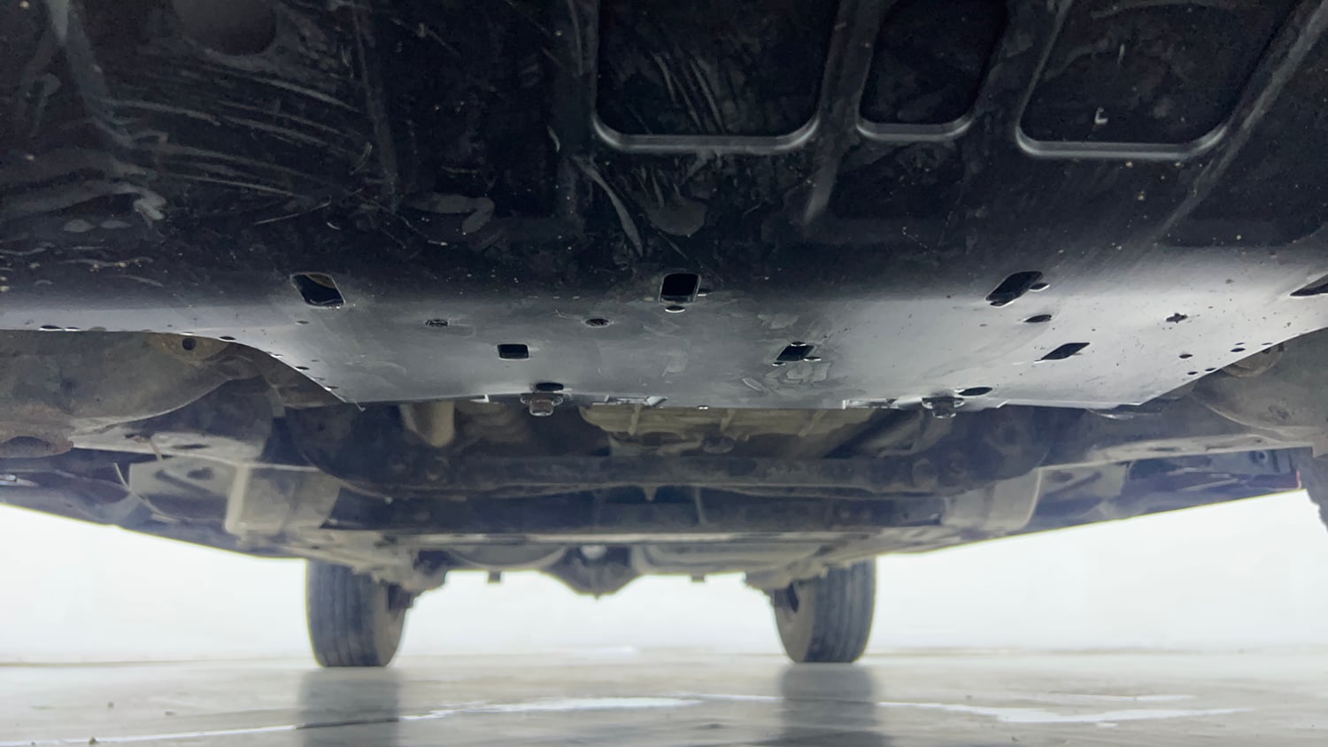 Used 2019 Mahindra TUV300 T6 Plus Diesel Manual extra FRONT LEFT UNDERBODY VIEW