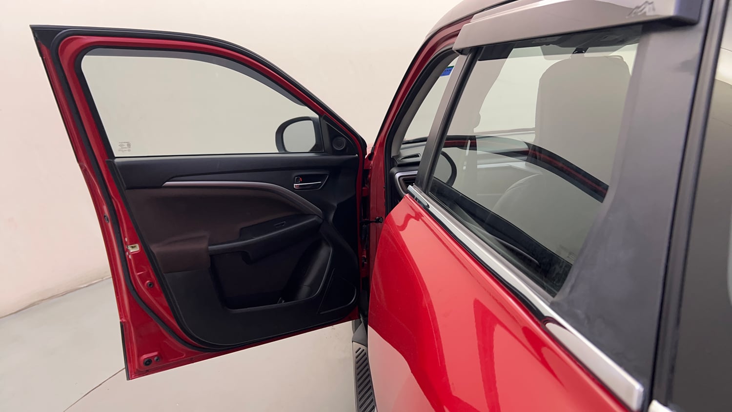 Used 2023 Maruti Suzuki Brezza Zxi Dual Tone Petrol Manual interior LEFT FRONT DOOR OPEN VIEW