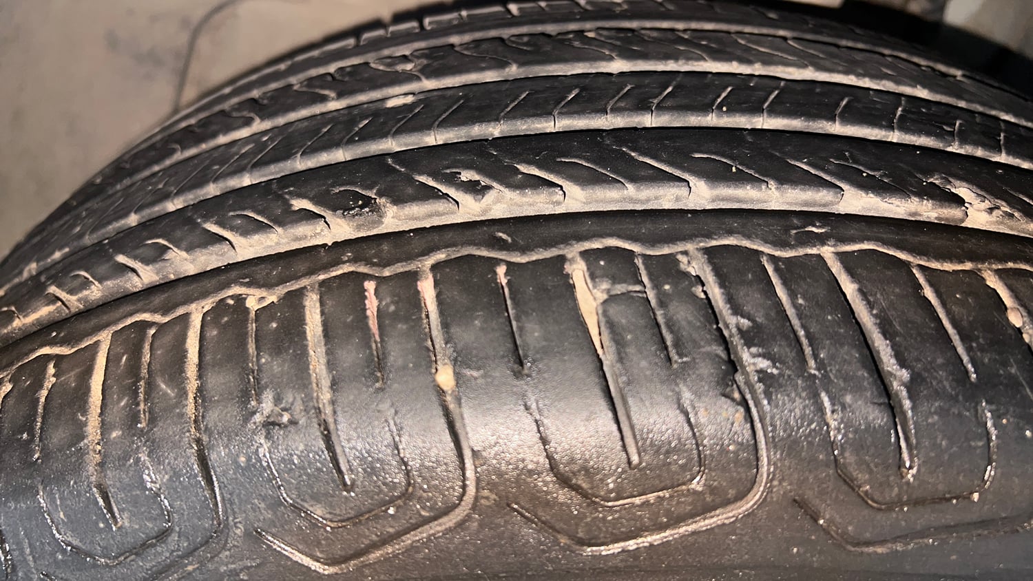 Used 2024 Tata Nexon Creative Plus 1.2 Revotron Petrol 7DCA Petrol Automatic tyres LEFT FRONT TYRE TREAD VIEW
