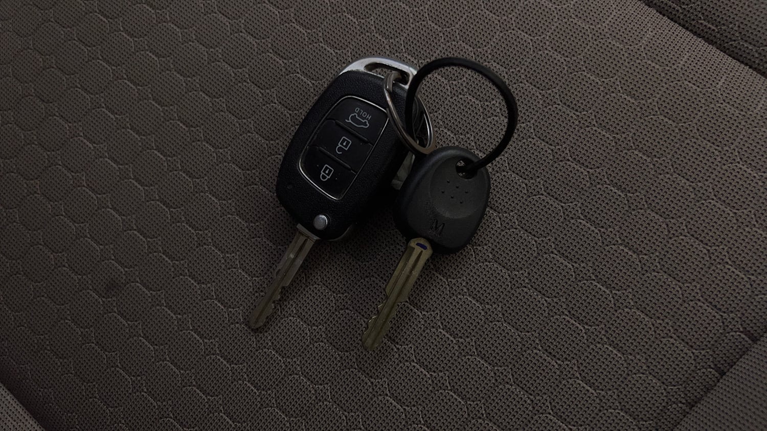 Used 2016 Hyundai Elite i20 Sportz 1.2 Petrol Manual extra CAR KEY VIEW