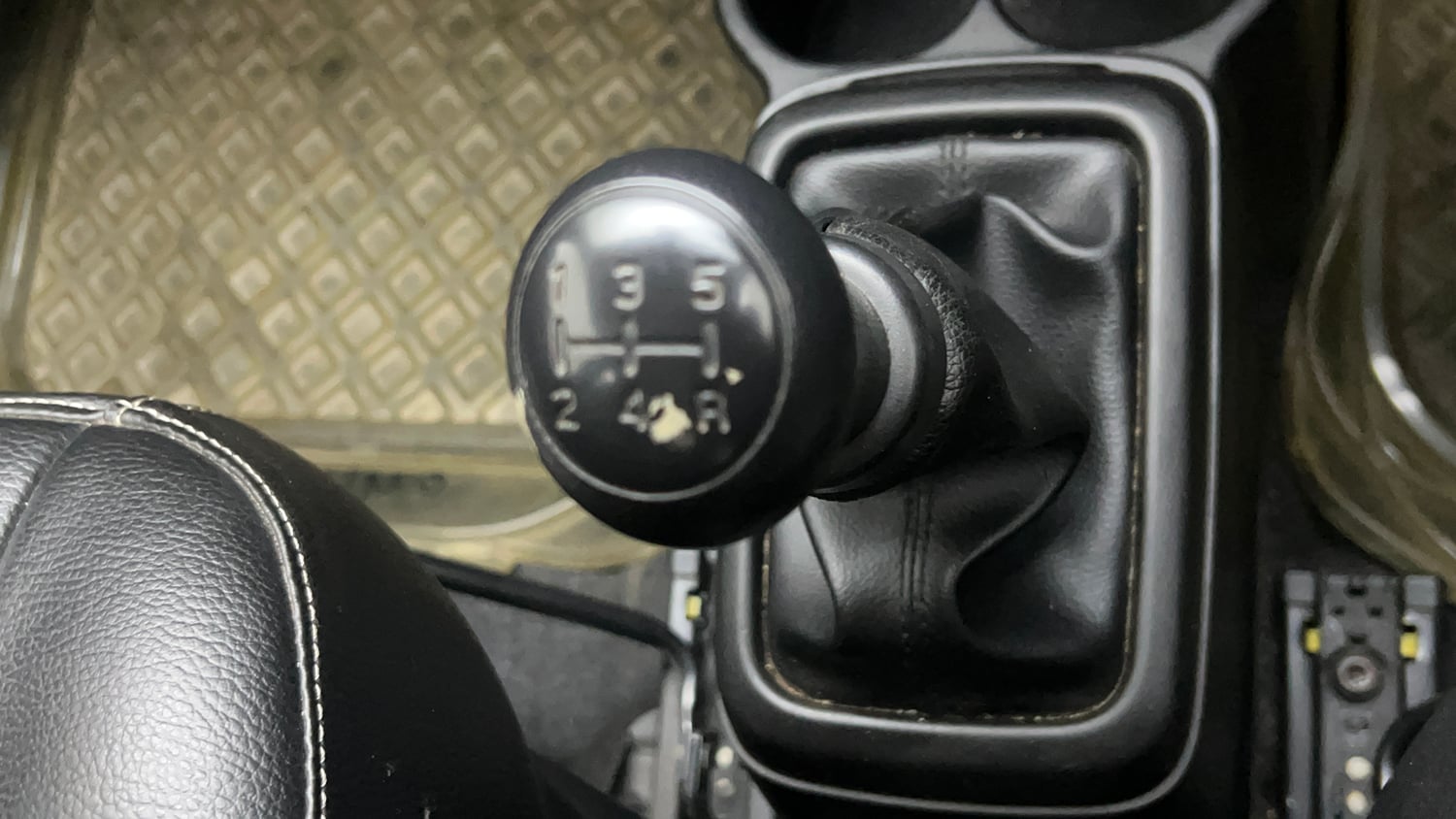 Used 2022 Maruti Suzuki S-Presso VXi Plus Petrol Manual interior GEAR  KNOB VIEW