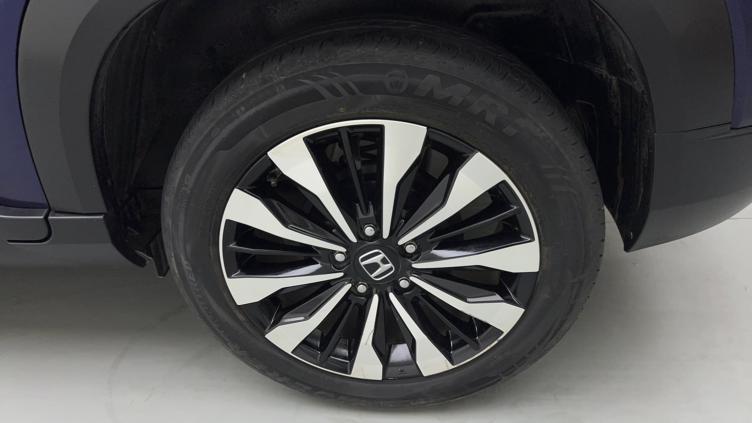 Used 2024 Honda Elevate Apex Edition VX CVT Petrol Automatic tyres LEFT REAR TYRE RIM VIEW