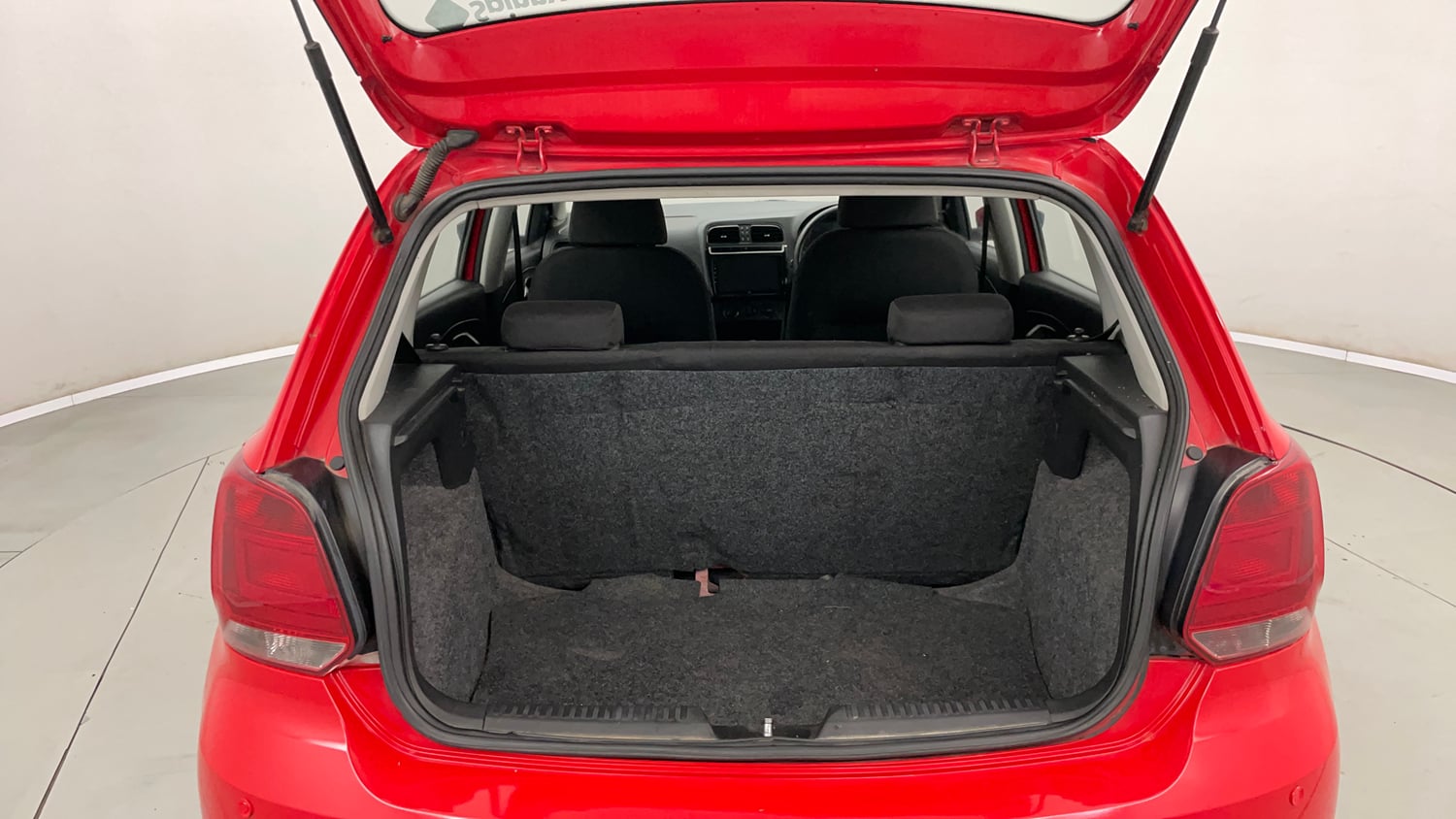 Used 2019 Volkswagen Polo Trendline 1.0L (P) Petrol Manual interior DICKY INSIDE VIEW