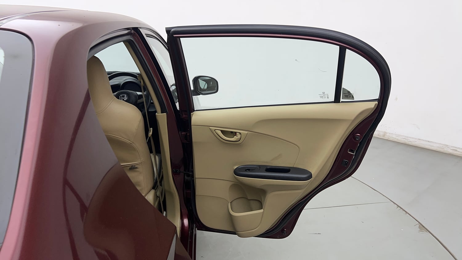 Used 2014 Honda Amaze 1.2 SX i-VTEC Petrol Manual interior RIGHT REAR DOOR OPEN VIEW
