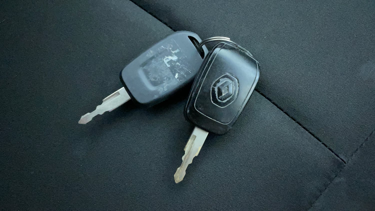 Used 2018 Renault Kwid 1.0 RXT AMT Opt Petrol Automatic extra CAR KEY VIEW