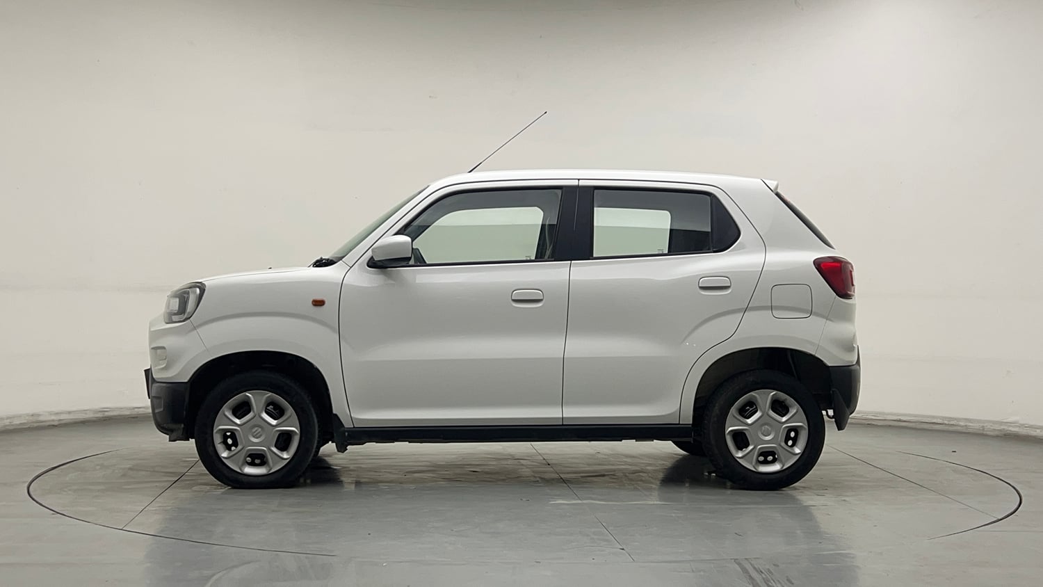 Used 2022 Maruti Suzuki S-Presso VXi Plus Petrol Manual exterior LEFT SIDE VIEW