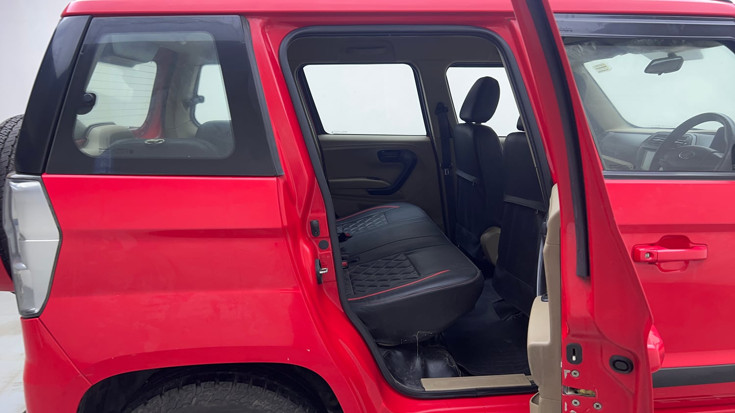 Used 2019 Mahindra TUV300 T6 Plus Diesel Manual interior RIGHT SIDE REAR DOOR CABIN VIEW