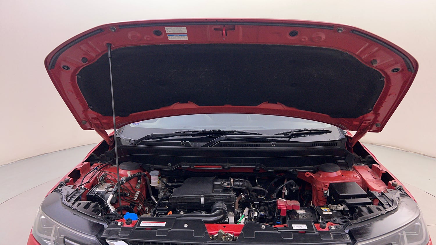 Used 2023 Maruti Suzuki Brezza Zxi Dual Tone Petrol Manual engine ENGINE & BONNET OPEN FRONT VIEW