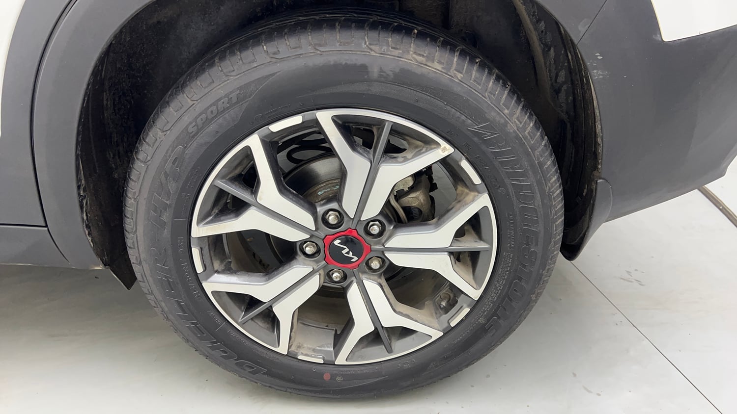 Used 2022 Kia Seltos GTX Plus 1.4 DCT Petrol Automatic tyres LEFT REAR TYRE RIM VIEW