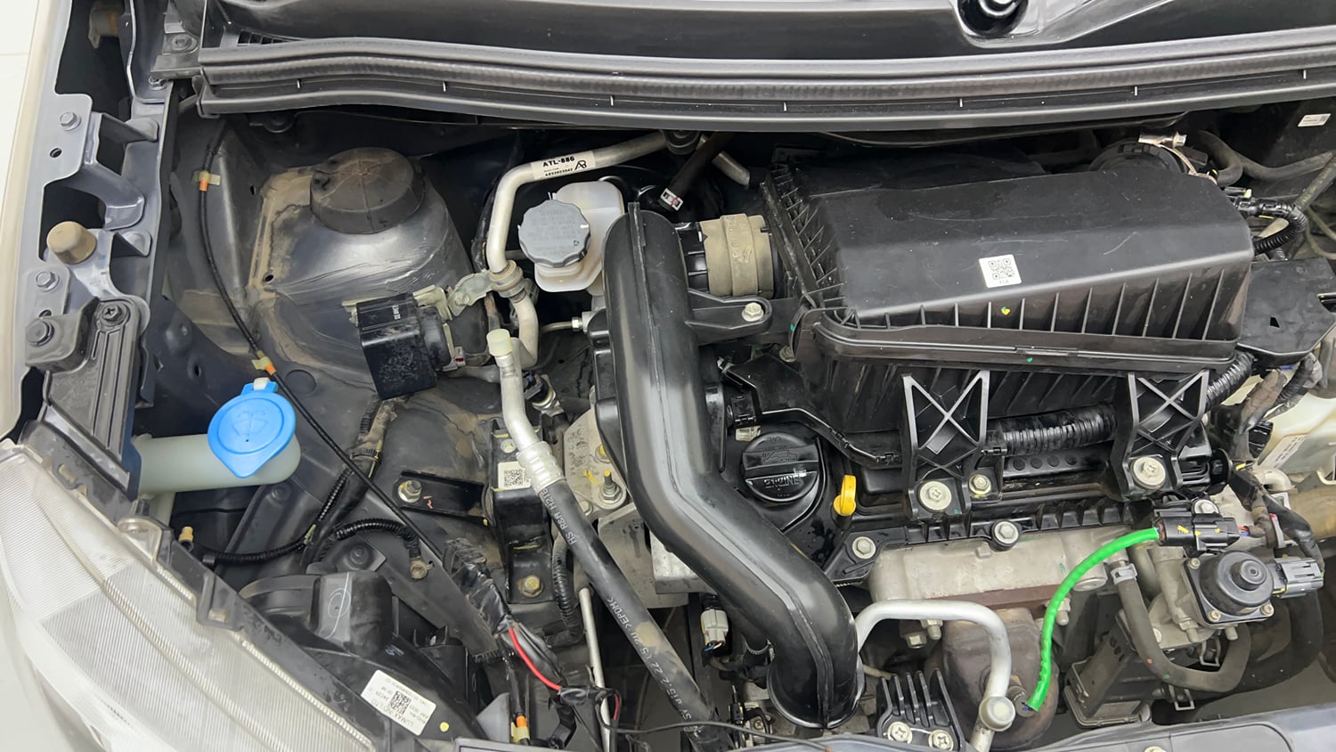 Used 2023 Maruti Suzuki Wagon R VXI 1.0 AGS Petrol Automatic engine ENGINE RIGHT SIDE VIEW