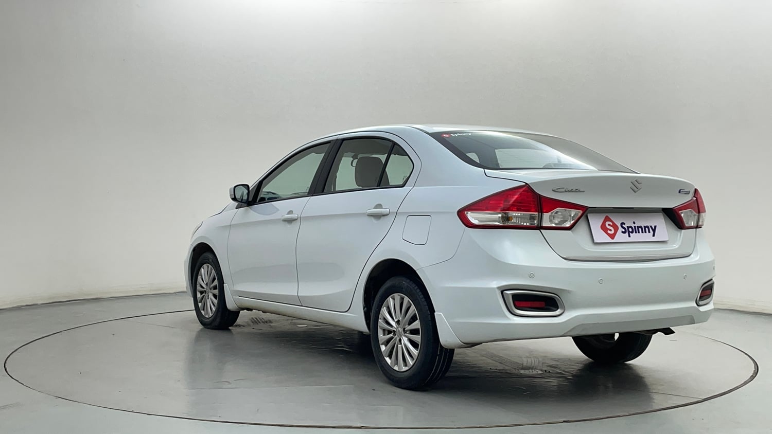 Used 2020 Maruti Suzuki Ciaz Delta Hybrid 1.5 AT Petrol Automatic exterior LEFT REAR CORNER VIEW