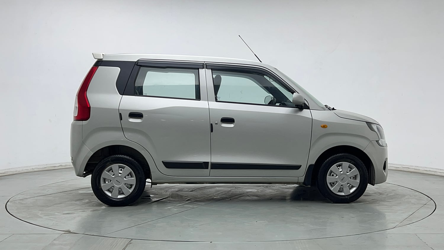 Used 2024 Maruti Suzuki Wagon R LXI 1.0 CNG Cng Manual exterior RIGHT SIDE VIEW