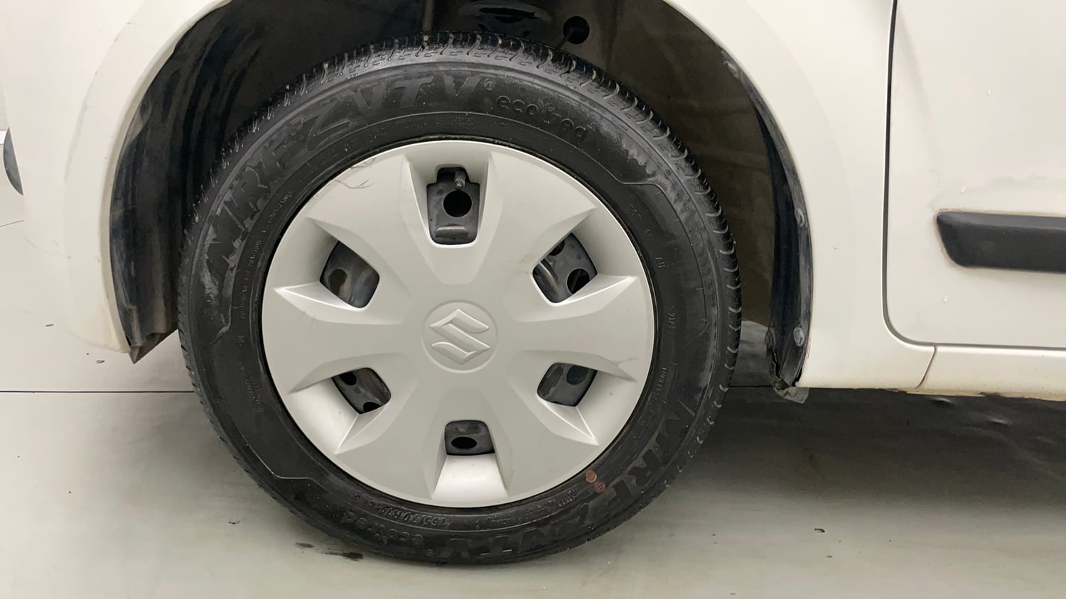Used 2024 Maruti Suzuki Wagon R VXI 1.0 Petrol Manual tyres LEFT FRONT TYRE RIM VIEW