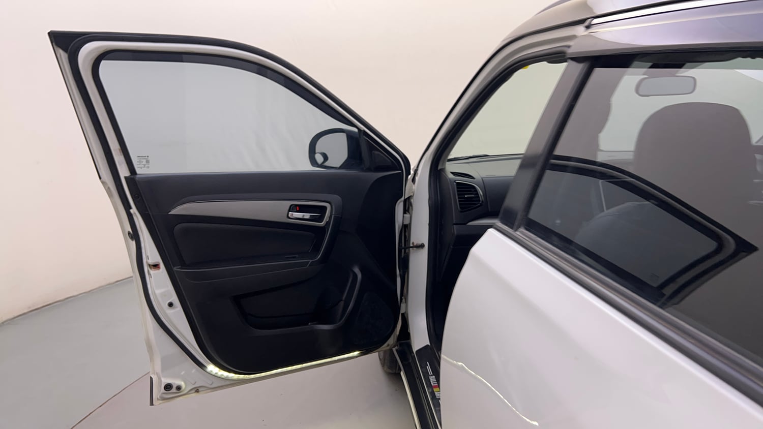 Used 2018 maruti-suzuki Vitara Brezza ZDi Plus AGS Diesel Automatic interior LEFT FRONT DOOR OPEN VIEW