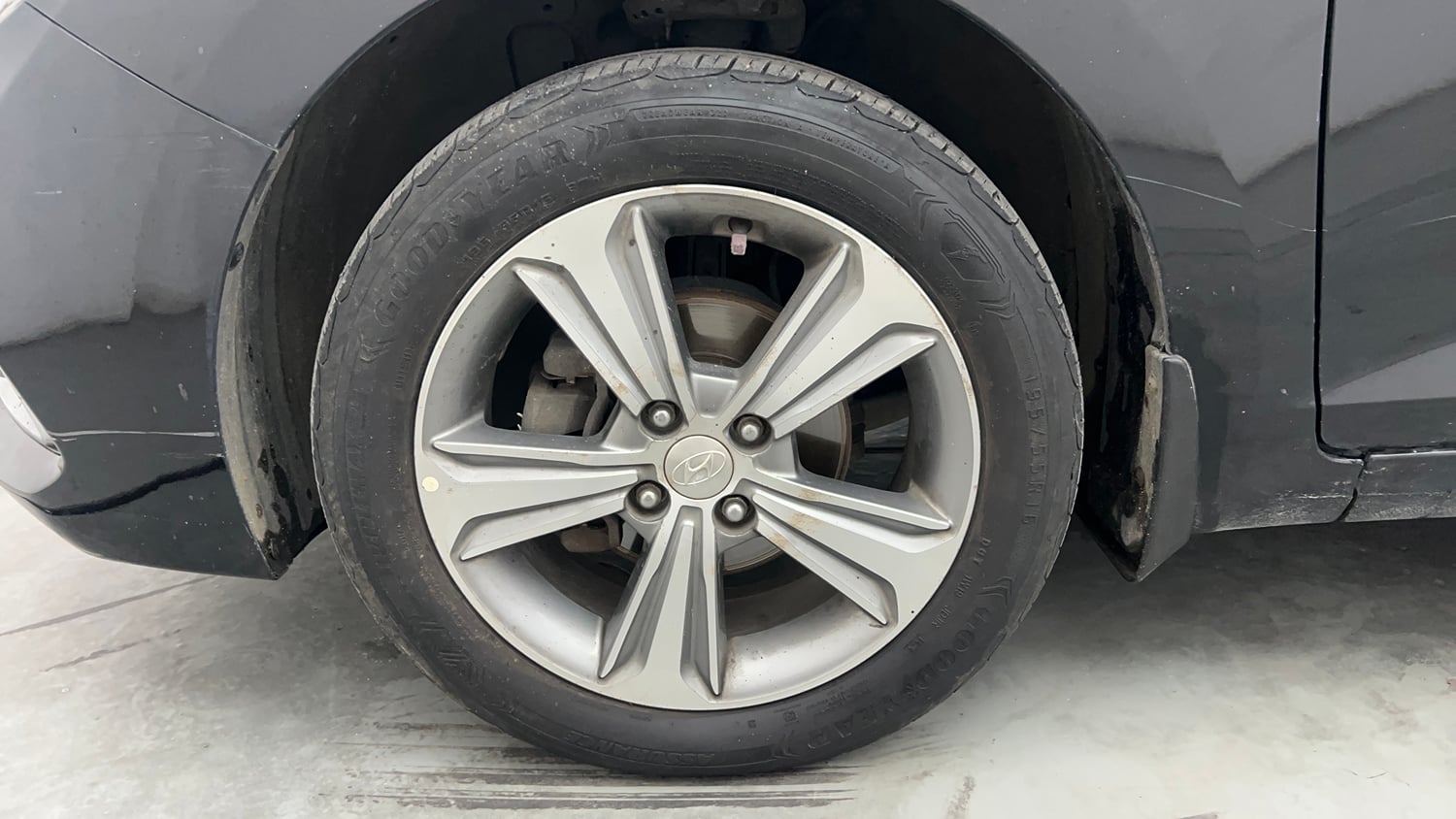 Used 2018 Hyundai Verna SX (O) 1.6 VTVT AT Petrol Automatic tyres LEFT FRONT TYRE RIM VIEW