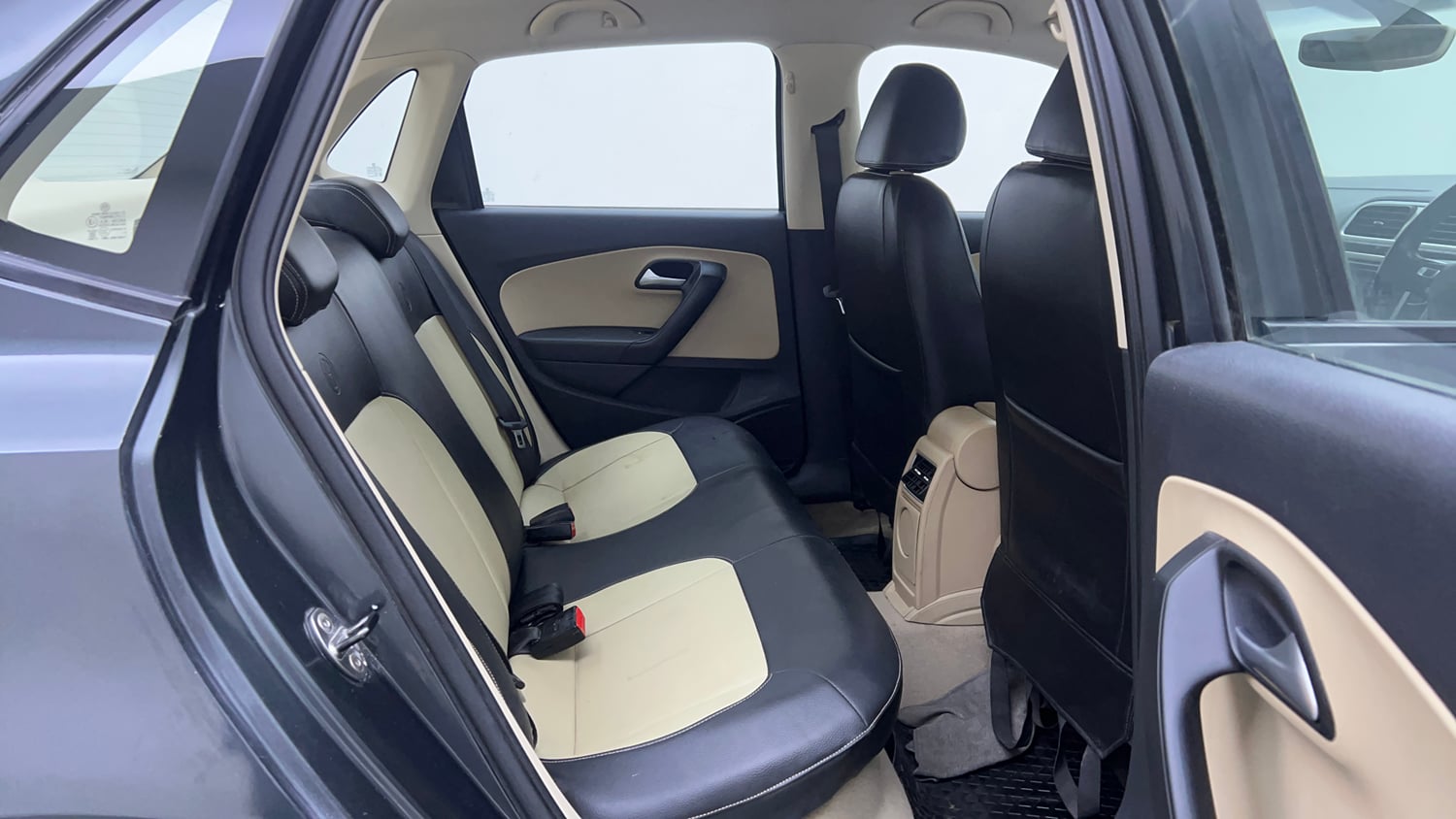 Used 2017 Volkswagen Ameo Highline1.2L (P) Petrol Manual interior RIGHT SIDE REAR DOOR CABIN VIEW