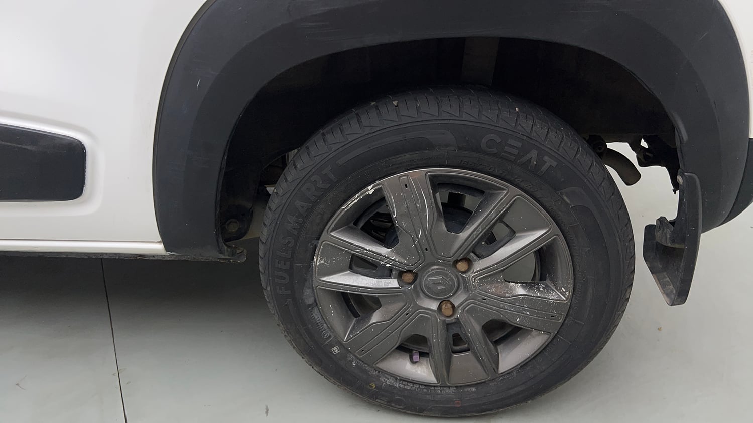 Used 2021 Renault Kwid CLIMBER 1.0 AMT Opt Petrol Automatic tyres LEFT REAR TYRE RIM VIEW