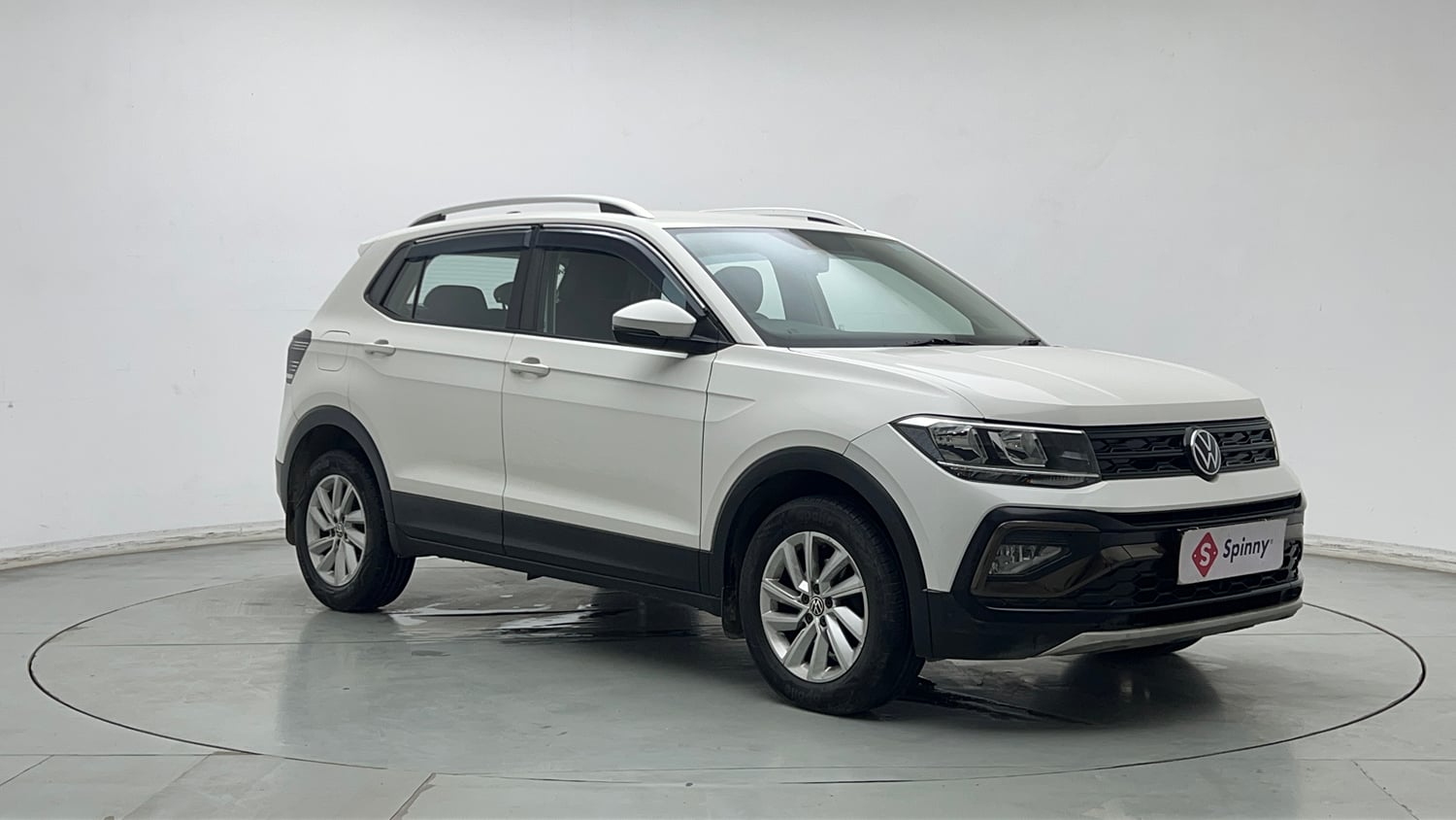 Used 2022 Volkswagen Taigun Highline 1.0 TSI MT Petrol Manual exterior RIGHT FRONT CORNER VIEW