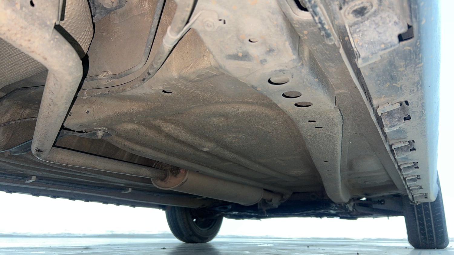 Used 2020 Maruti Suzuki Ignis Delta 1.2 AMT Petrol Automatic extra REAR RIGHT UNDERBODY VIEW