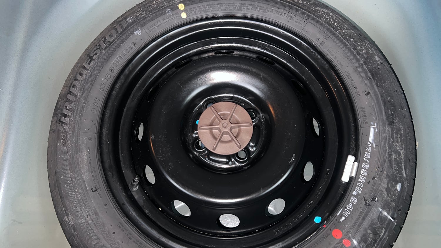 Used 2022 Maruti Suzuki Ignis Zeta 1.2 AMT Petrol Automatic tyres SPARE TYRE VIEW