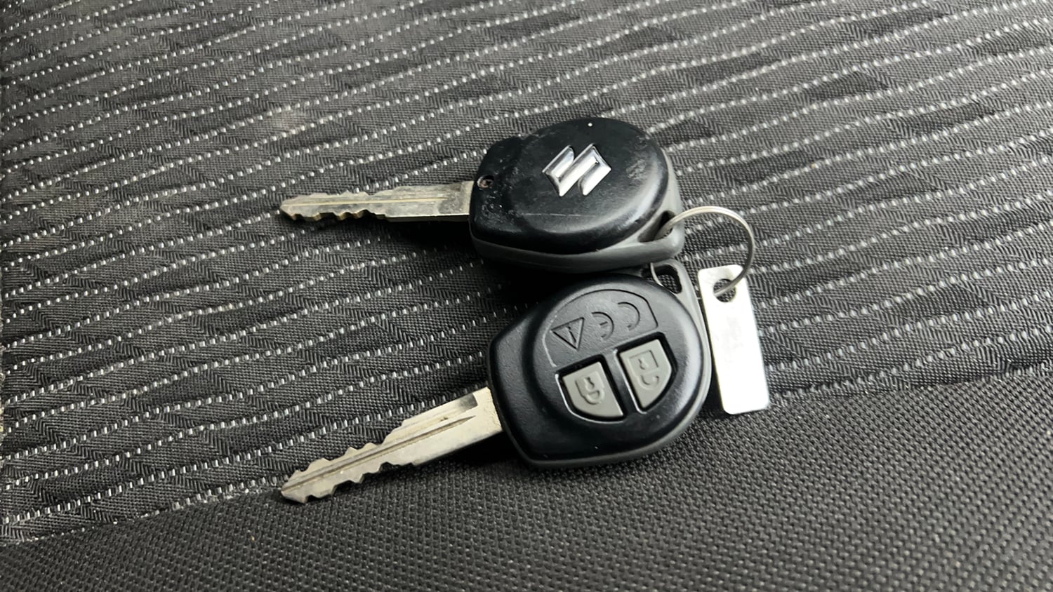 Used 2018 Maruti Suzuki Baleno Delta 1.3 Diesel Manual extra CAR KEY VIEW
