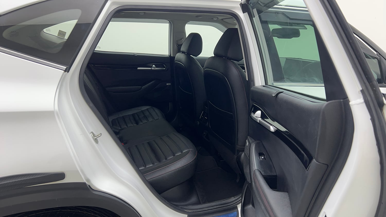 Used 2022 Kia Seltos GTX Plus 1.4 DCT Petrol Automatic interior RIGHT SIDE REAR DOOR CABIN VIEW
